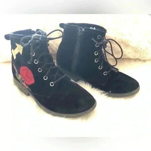 Steve Madden Black Velvet Embroidered Rose Combat Style Boots Youth Girls 4